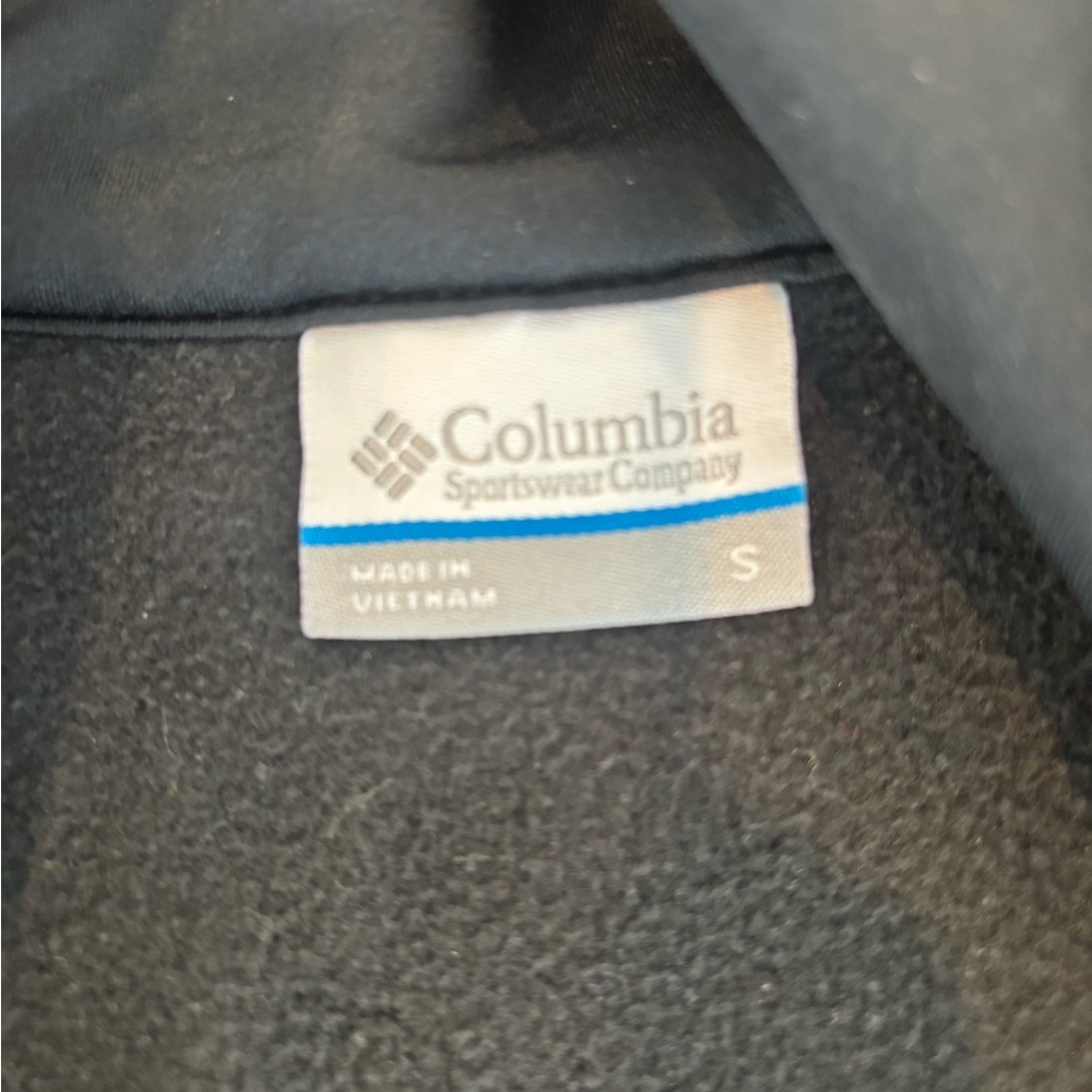 University of Tennessee Columbia Black Fleece Vest - Picture 2 of 5